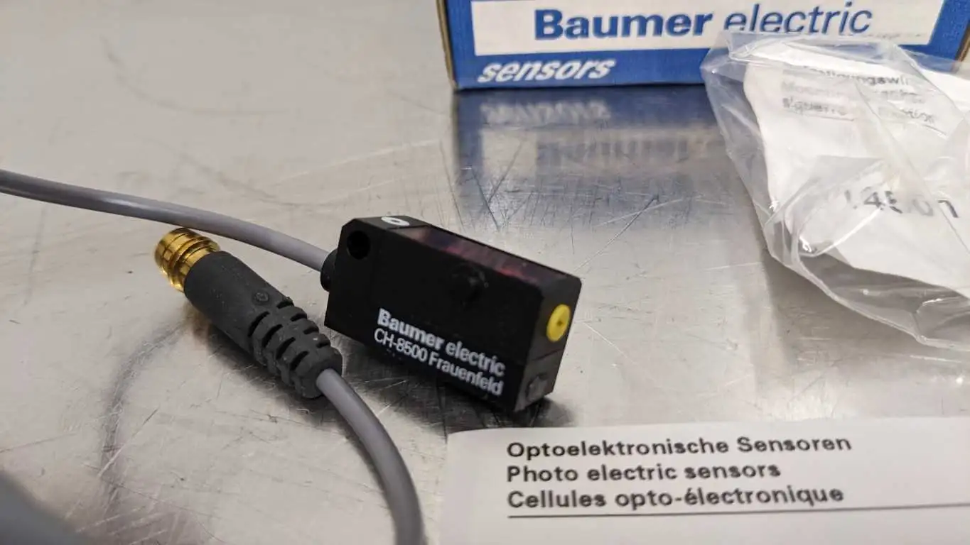 Baumer FHDK 10N1196/KS35A Photo Electric Sensor Adjustable Switching Distance CH-8500 - Image 5