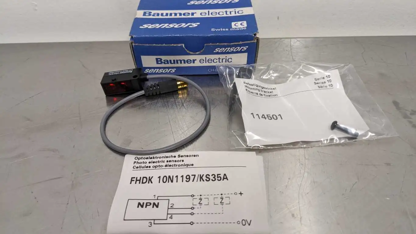 Baumer FHDK 10N1197/KS35A Photo Electric Sensor Adjustable Switching Distance CH-8500 - Image 2