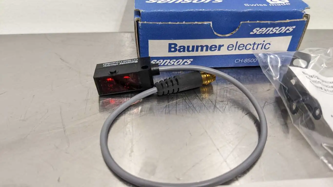 Baumer FHDK 10N1197/KS35A Photo Electric Sensor Adjustable Switching Distance CH-8500 - Image 3