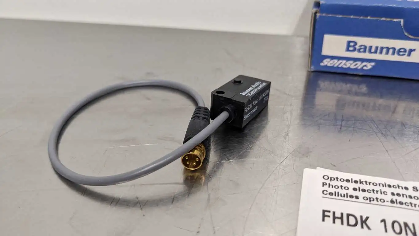 Baumer FHDK 10N1197/KS35A Photo Electric Sensor Adjustable Switching Distance CH-8500 - Image 4