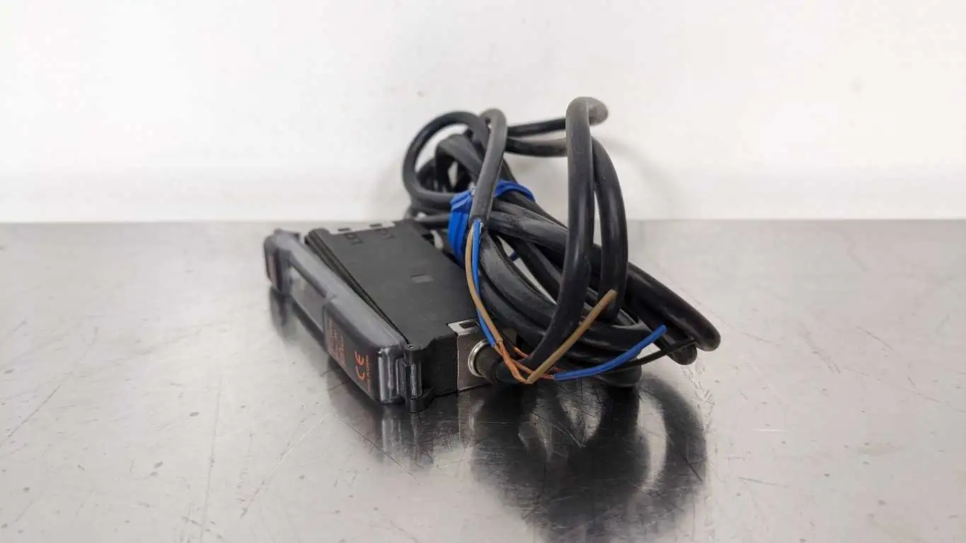 Omron E3X-NA11V Fiber Optic Amplifier 2m 12-24VDC - Image 3