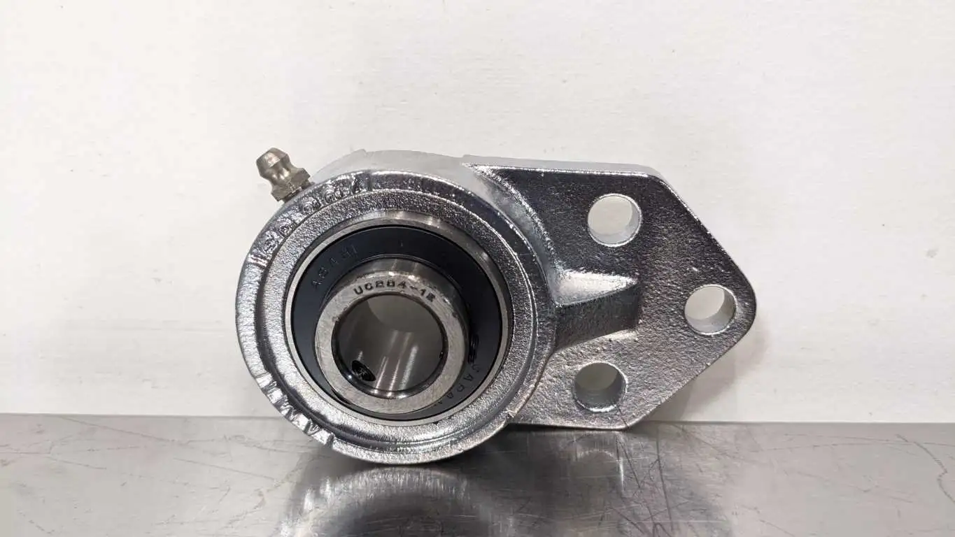 AMI Bearings UCFB204-12NPR45CE 3 Bolt Flange Mount Bearing - Image 2