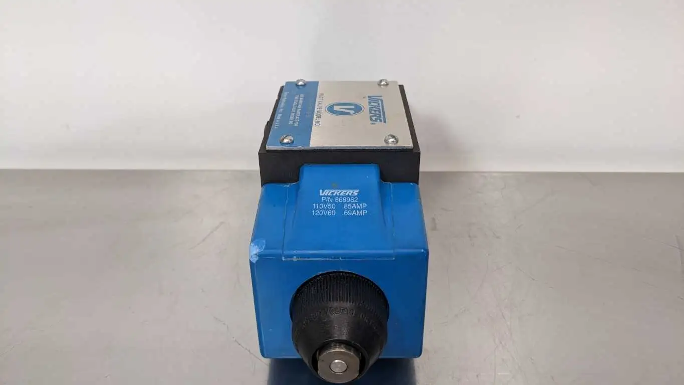 Vickers DG4S4-016C-B-60 Pilot Valve Eaton 110/120VAC 868982 Solenoid Coils - Image 5