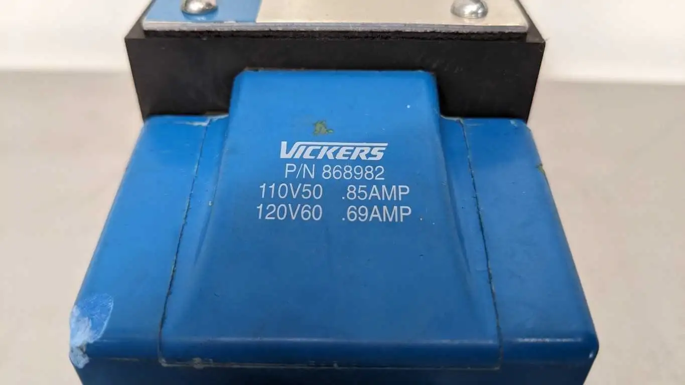 Vickers DG4S4-016C-B-60 Pilot Valve Eaton 110/120VAC 868982 Solenoid Coils - Image 6