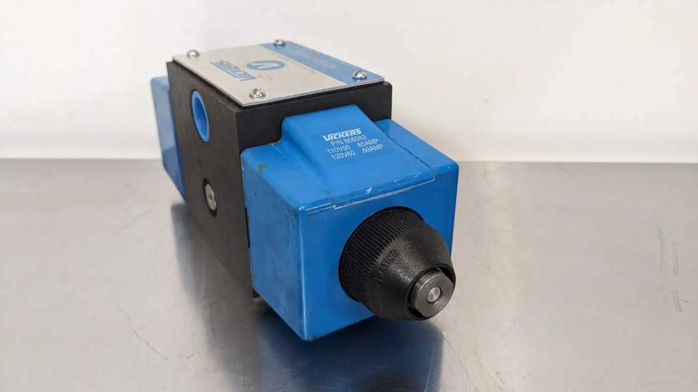 Vickers DG4S4-016C-B-60 Pilot Valve Eaton 110/120VAC 868982 Solenoid Coils - Image 7