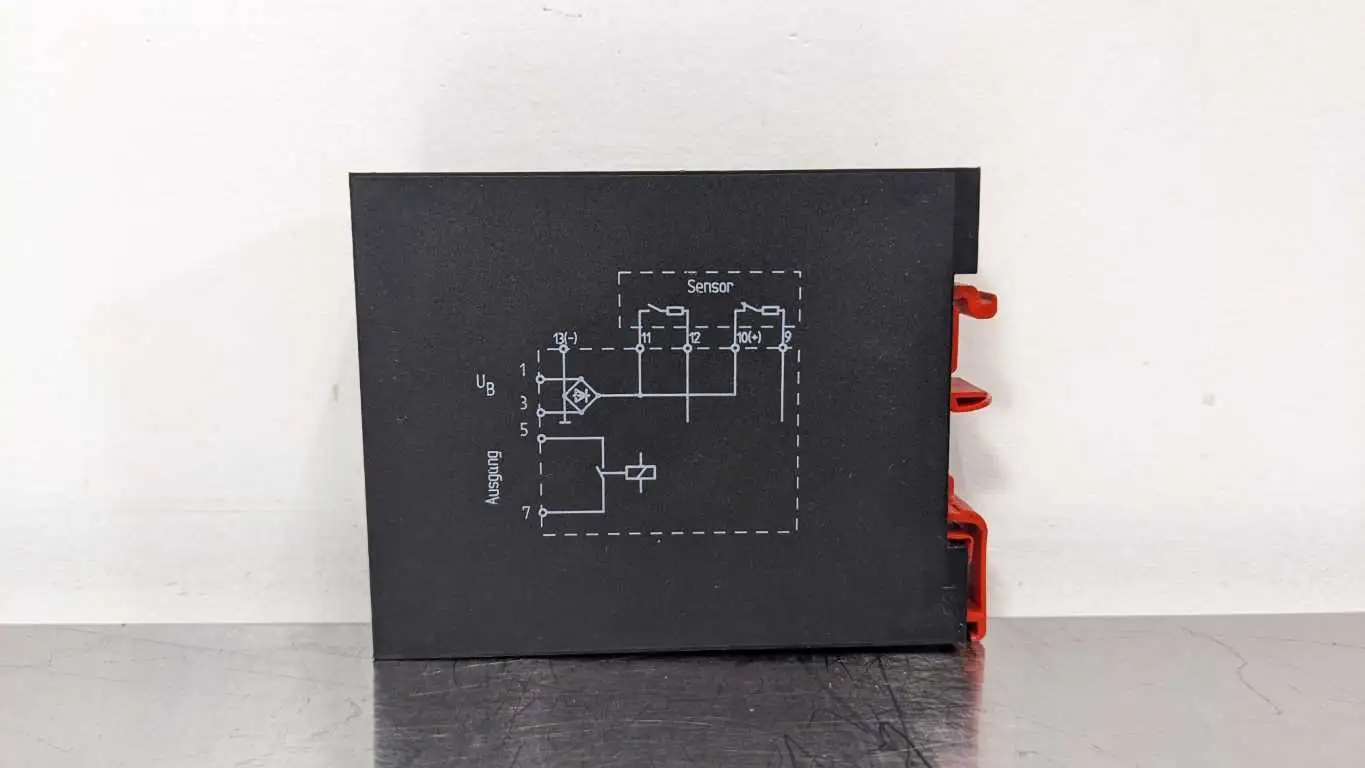 elobau 463 121 Central Control Unit 24VAC/VDC 3A - Image 2