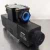 Vickers DG4V-3S-6C-M-FW-B5-60 Directional Control Valve Eaton Solenoid - Image 2