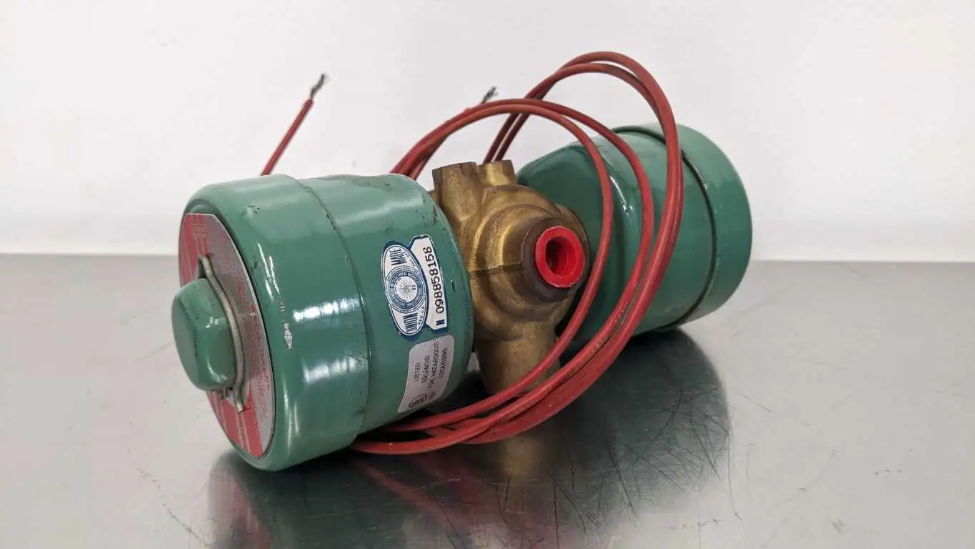 Asco EF8342C20 Dual Coil Solenoid Valve 1/4" 125 PSI Gas Water LT Oil - Image 2