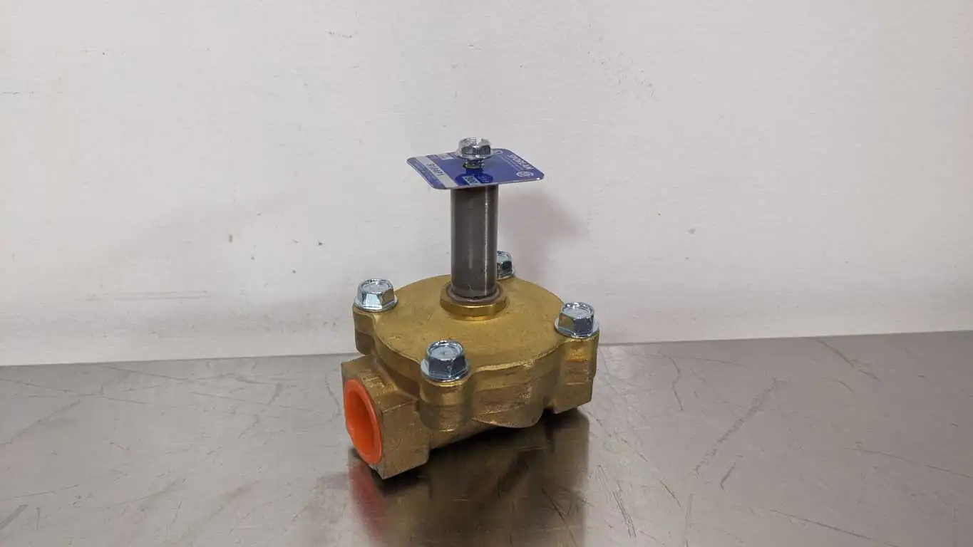 Sporlan R184P1 Solenoid Valve Less Coil 1/4" NPT Female use MKC-1 Coil - Image 2