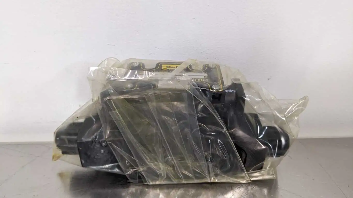 Parker D1VW1CNYCH-75 Directional Control Valve 3 Position 110/120VAC - Image 2