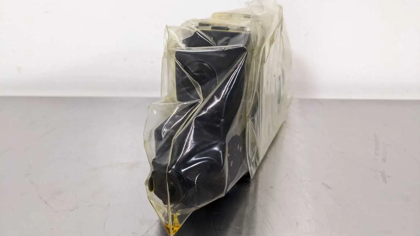 Parker D1VW1CNYCH-75 Directional Control Valve 3 Position 110/120VAC - Image 4