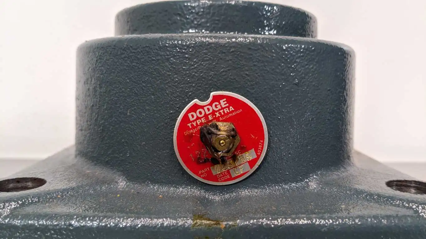 Dodge F4B-E-207R 4 Bolt Flange Bearing 2-7/16" Type E-XTRA 023106 - Image 3