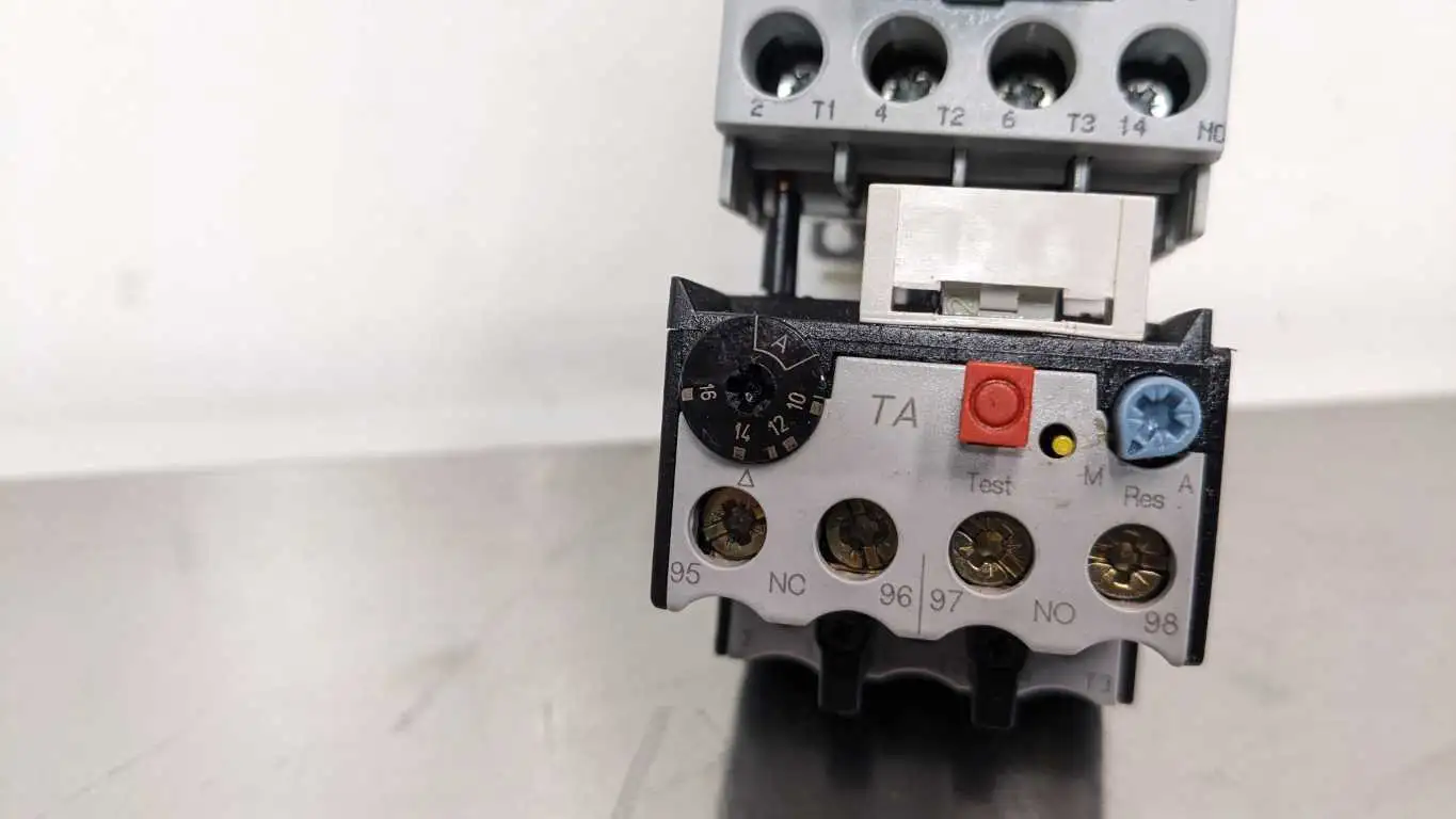 Allen-Bradley 100-C16B10 193-TAC16 Contactor with Overload Relay 10-16A 100-C16*10 24V - Image 3