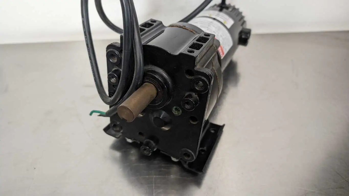 Dayton 4Z130C DC Gearmotor 1/8 - 1/6HP 81.1:1 22/33 RPM 90/130VDC - Image 2