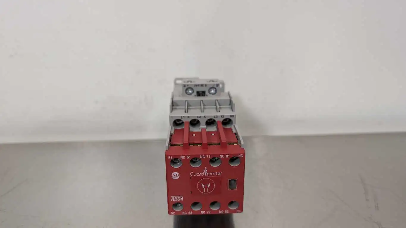Allen-Bradley 100S-C23EJ14BC Safety Contactor PN-28445 Ser C 24VDC - Image 4