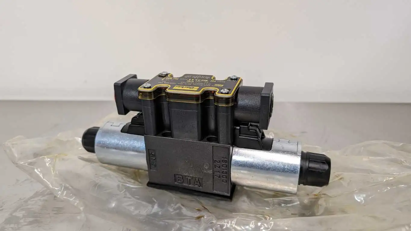 Parker D1VW004CNJG5 Directional Control Valve 5000 PSI 24VDC 1.39A 24VDC - Image 5