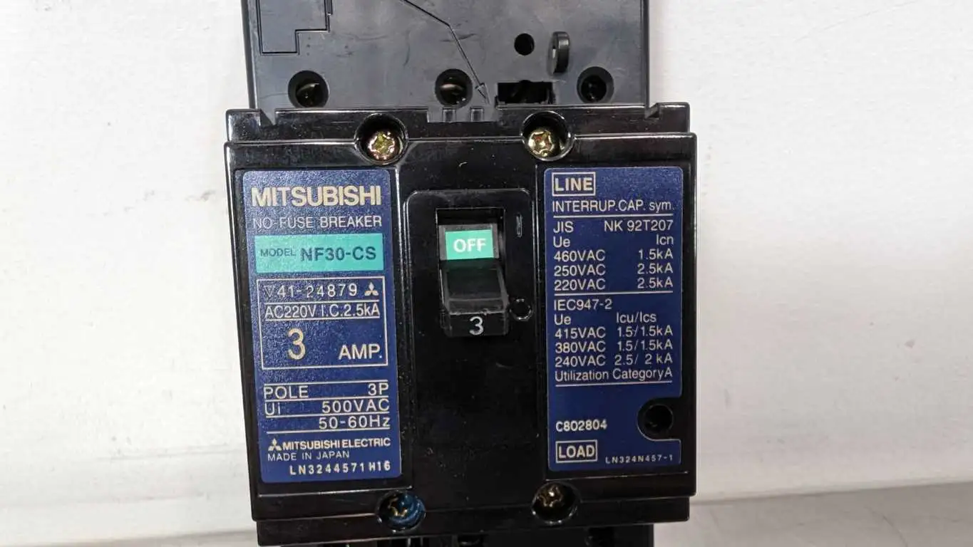 Mitsubishi NF30-CS 3A Circuit Breaker 3A 500VAC 3A 3 Pole No-Fuse 500VAC - Image 5