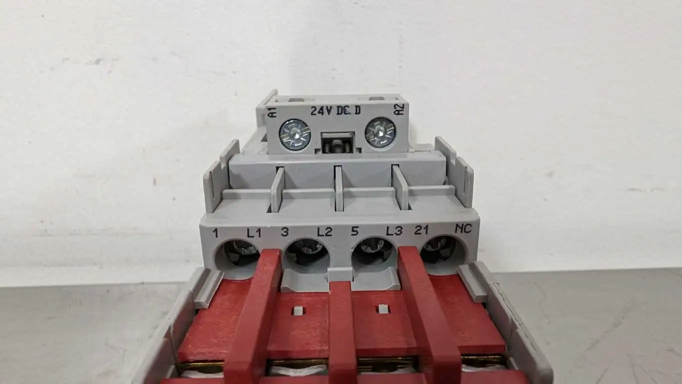 Allen-Bradley 100S-C23DJ23C Safety Contactor Ser C 2NO 3NC 24VDC Coil Guardmaster - Image 6