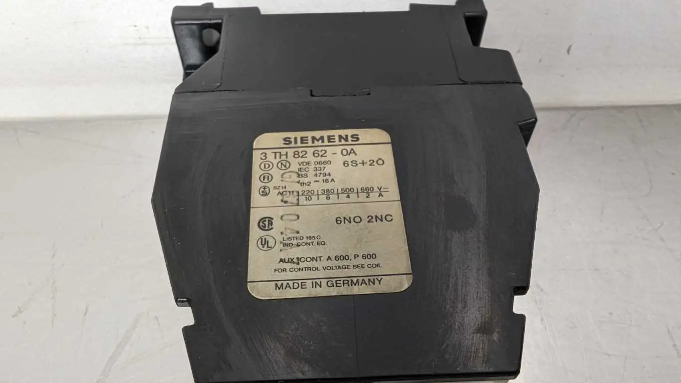 Siemens 3TH8262-0A Contactor 3TH8262-OA 220V Coil - Image 3