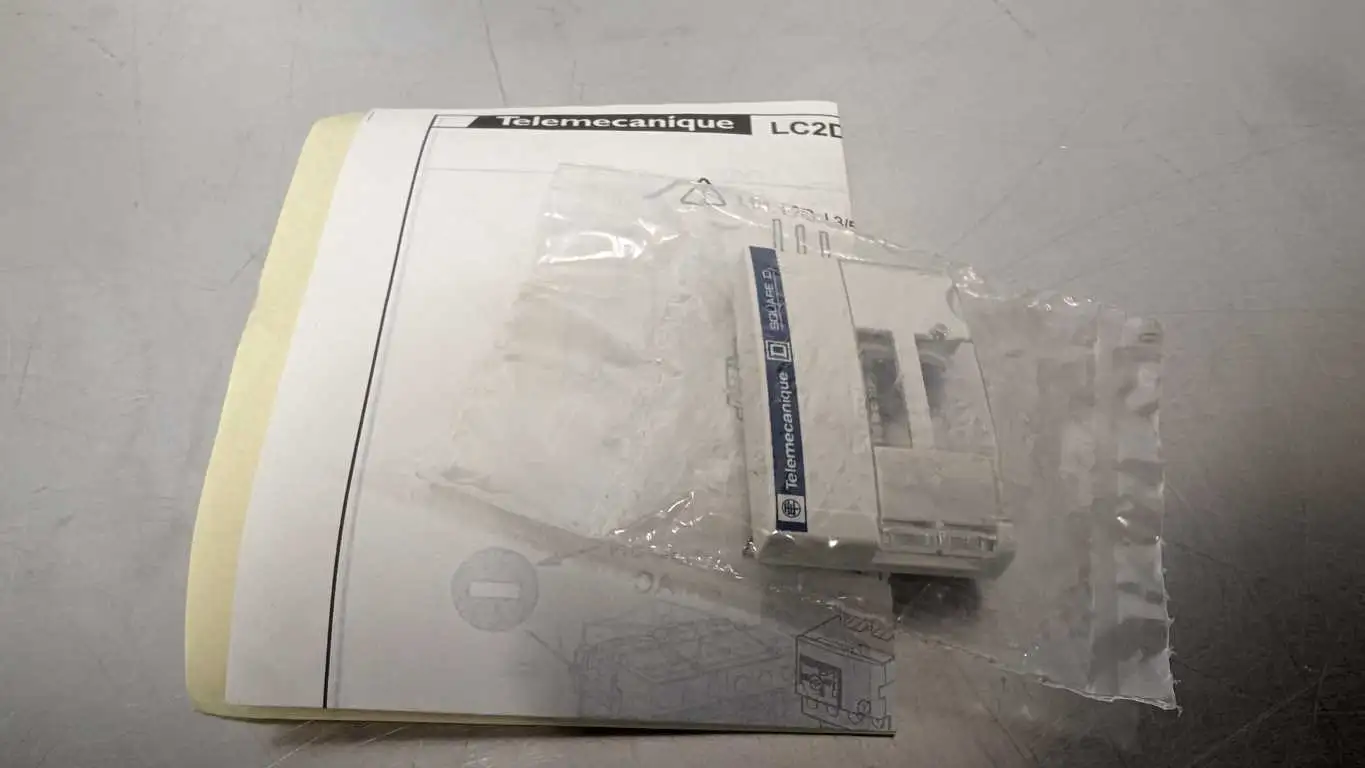 Telemecanique LC2D12G7 Reversing Contactor 120VAC Coil Coil Square D - Image 6