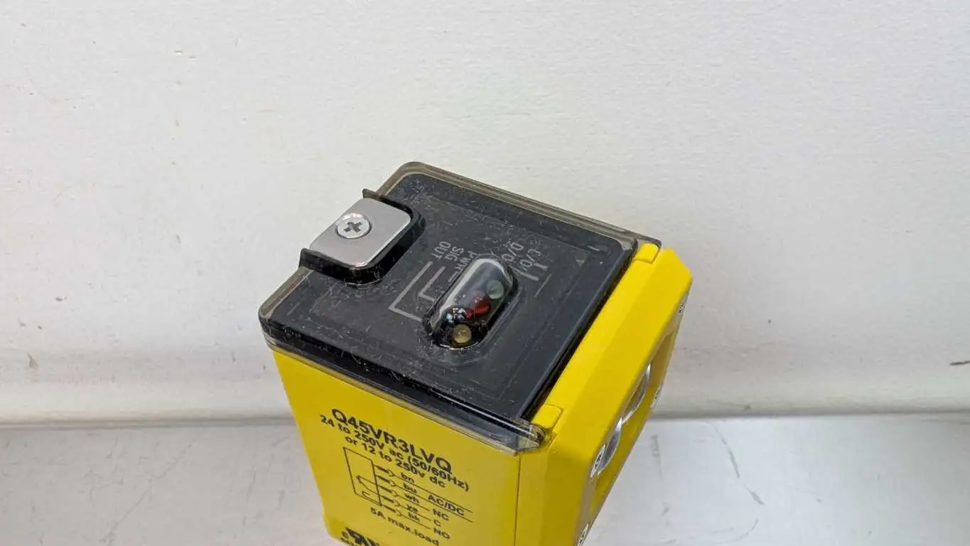 Banner Q45VR3LVQ Rugged Rectangle Sensor 54315 0.08-9m 12-250VDC/24-250VAC - Image 3