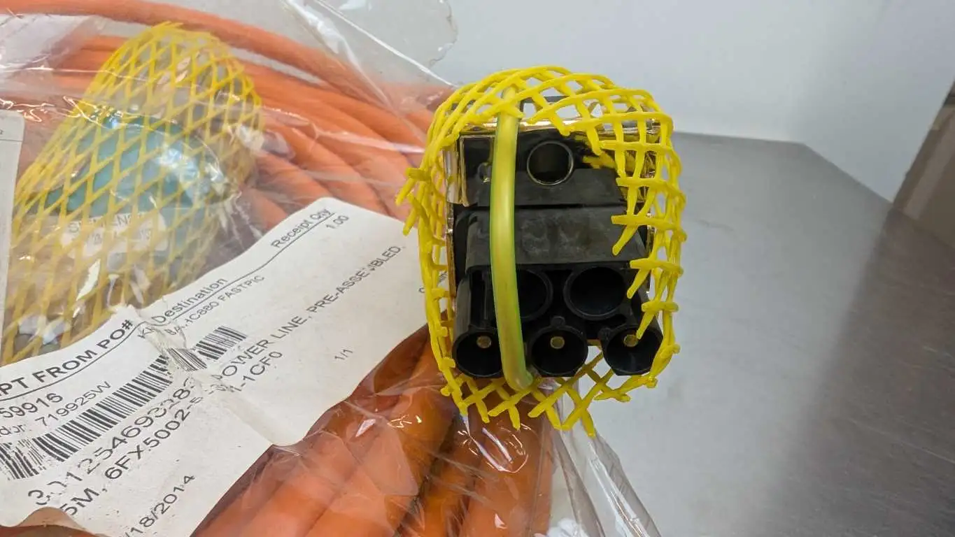 Siemens 6FX5002-5CS31-1CF0 Power Cable - Image 2