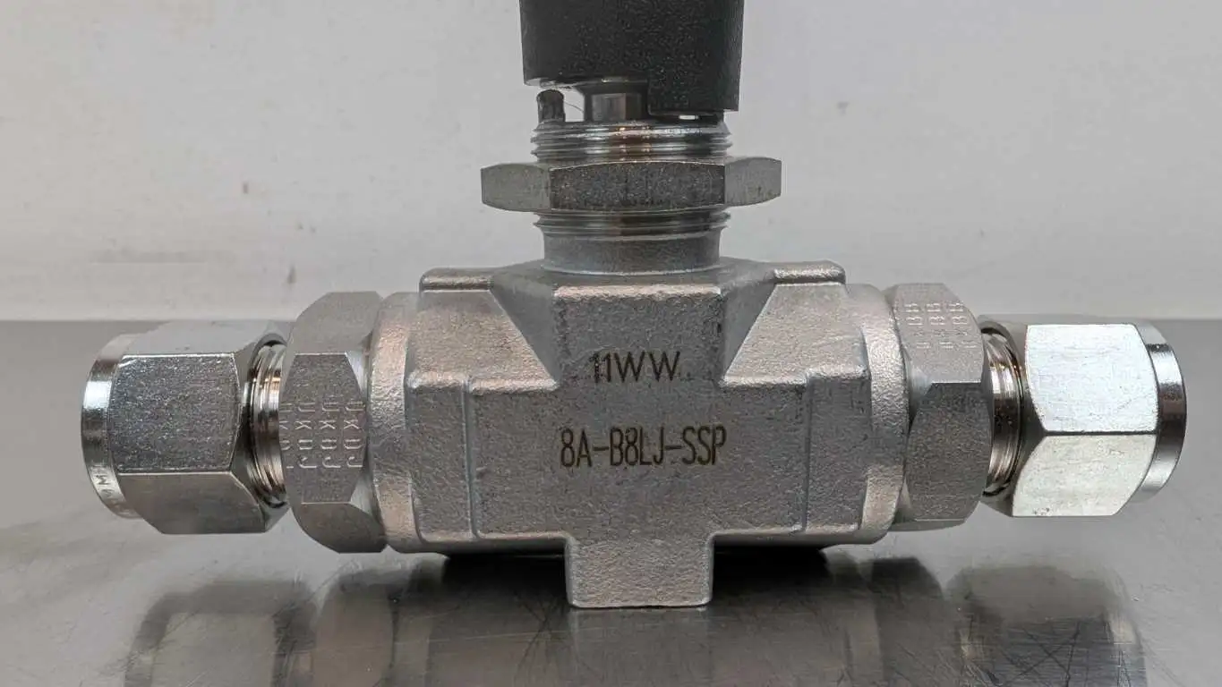 Parker 8A-B8LJ-SSP Stainless Steel Ball Valve 1/2" NPT 6000 PSI - Image 4