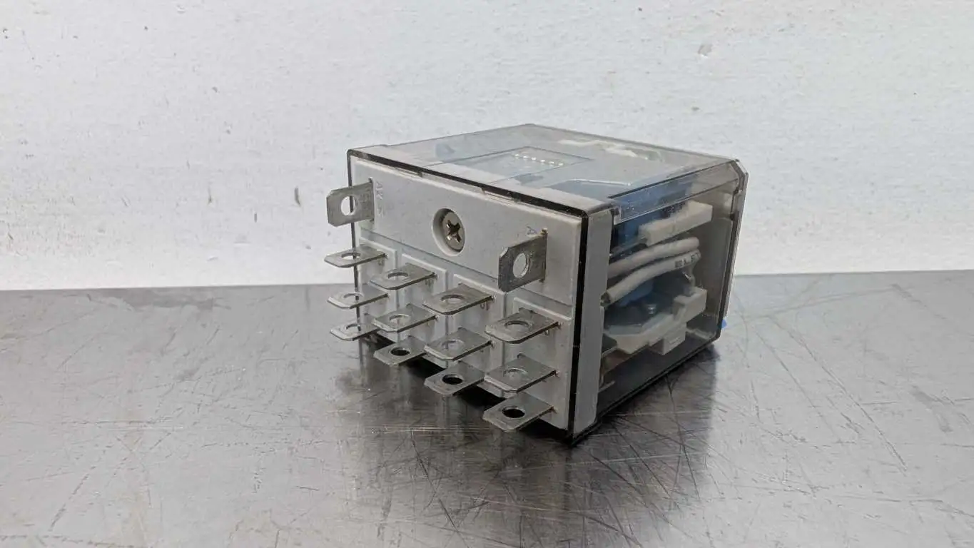 Allen-Bradley 700-HF34Z24-3-4 Relay Ser C 24VDC Coil 14-Pin 277/240/120VAC 12A - Image 3