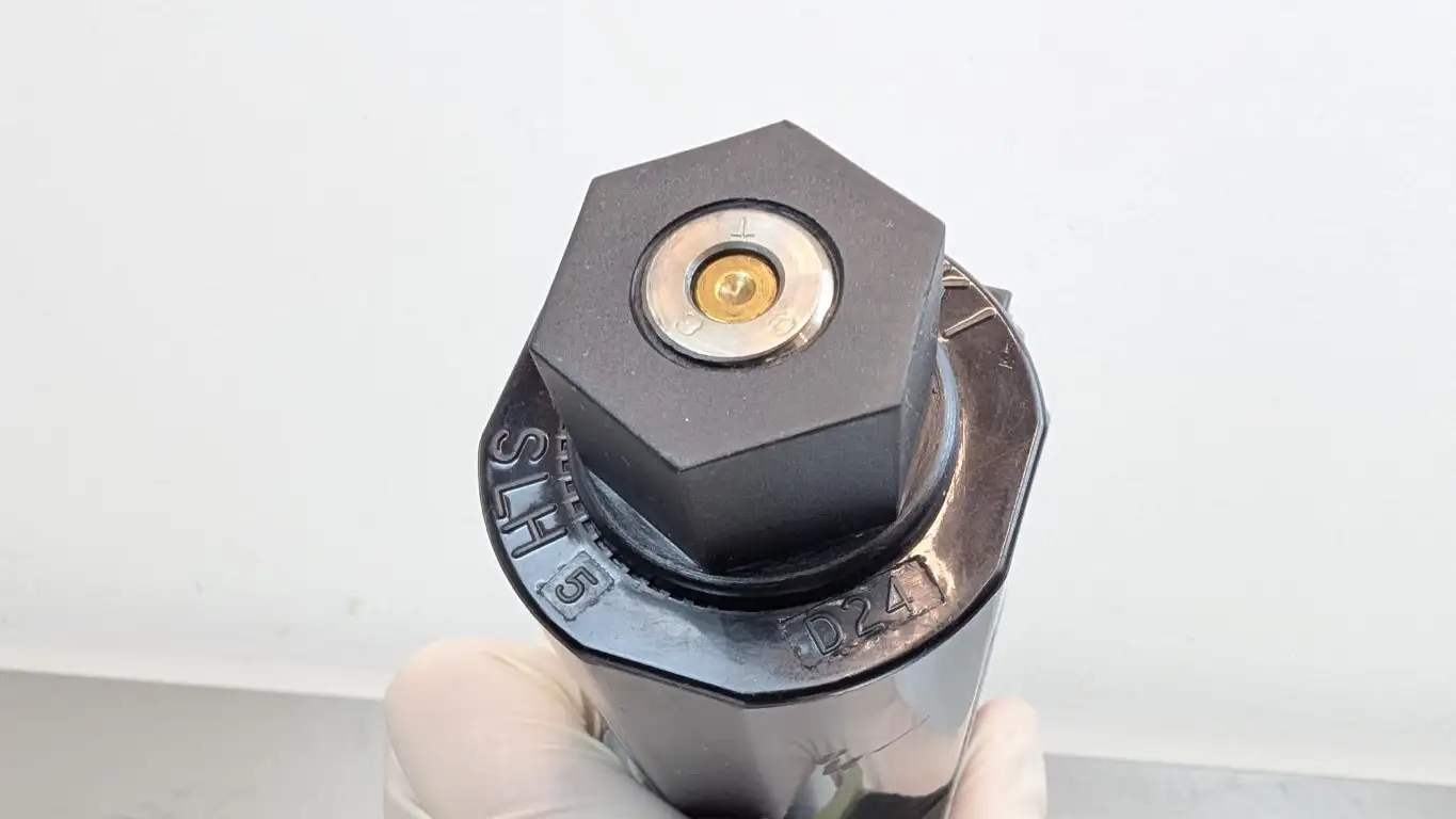 Toyooki HD3-3W-BGA-025B-WYD2 Solenoid Directional Control Valve 24VDC - Image 3