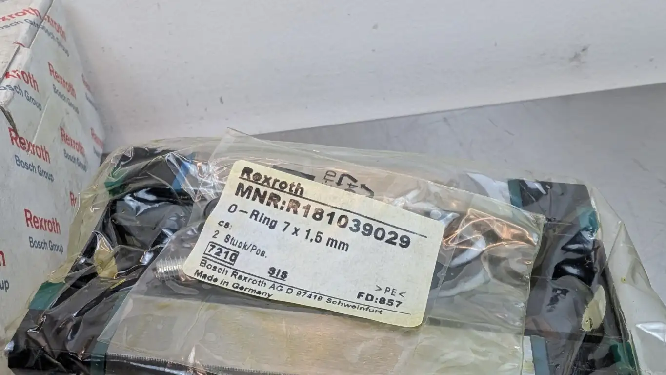 Rexroth R18213312X High Precision Roller Runner Block RWD-035-SNH-C3-S-2 35mm - Image 3
