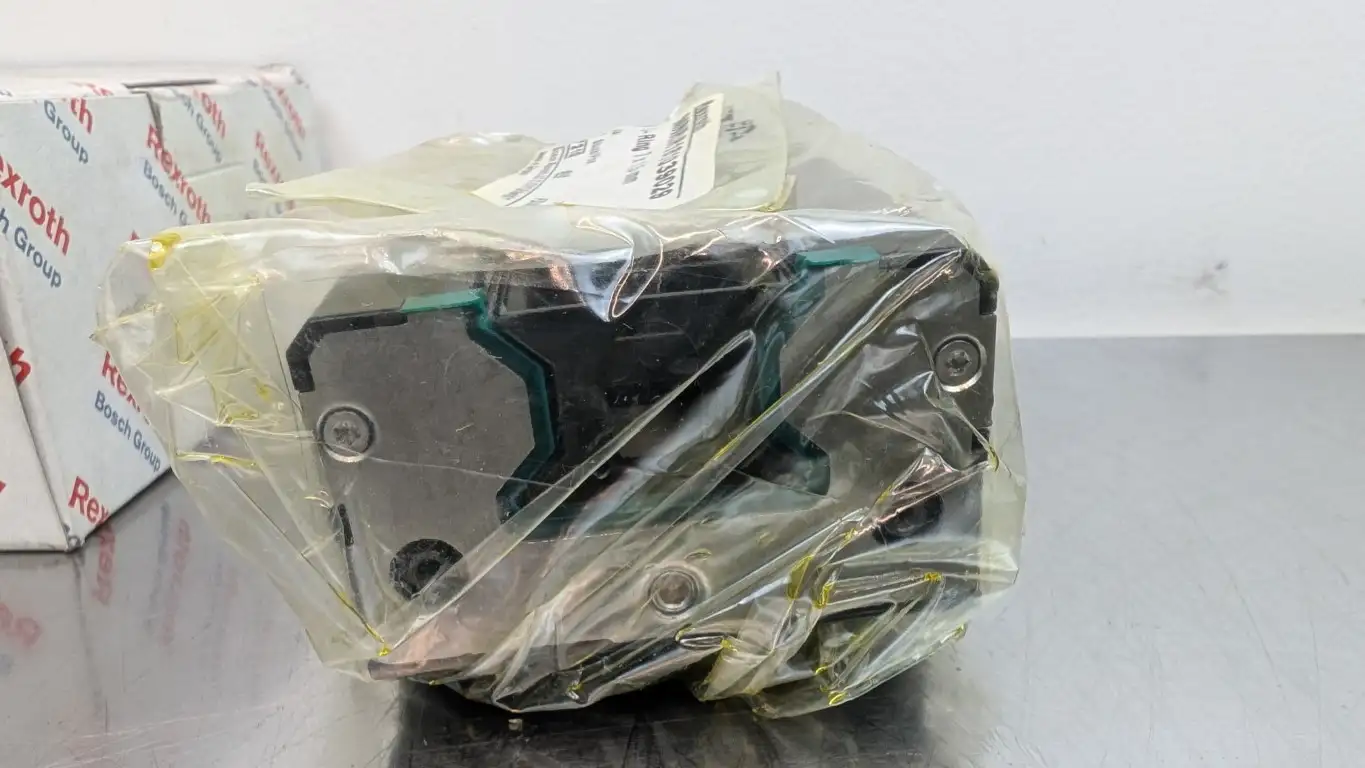 Rexroth R18213312X High Precision Roller Runner Block RWD-035-SNH-C3-S-2 35mm - Image 4