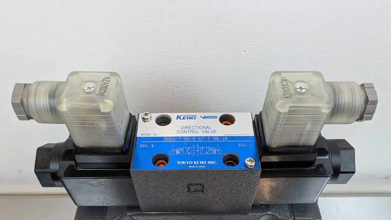 Tokyo Keiki DG5V-7-6C-E-U7-T-86-JA Pilot Operated Directional Control Valve 48293139 - Image 4