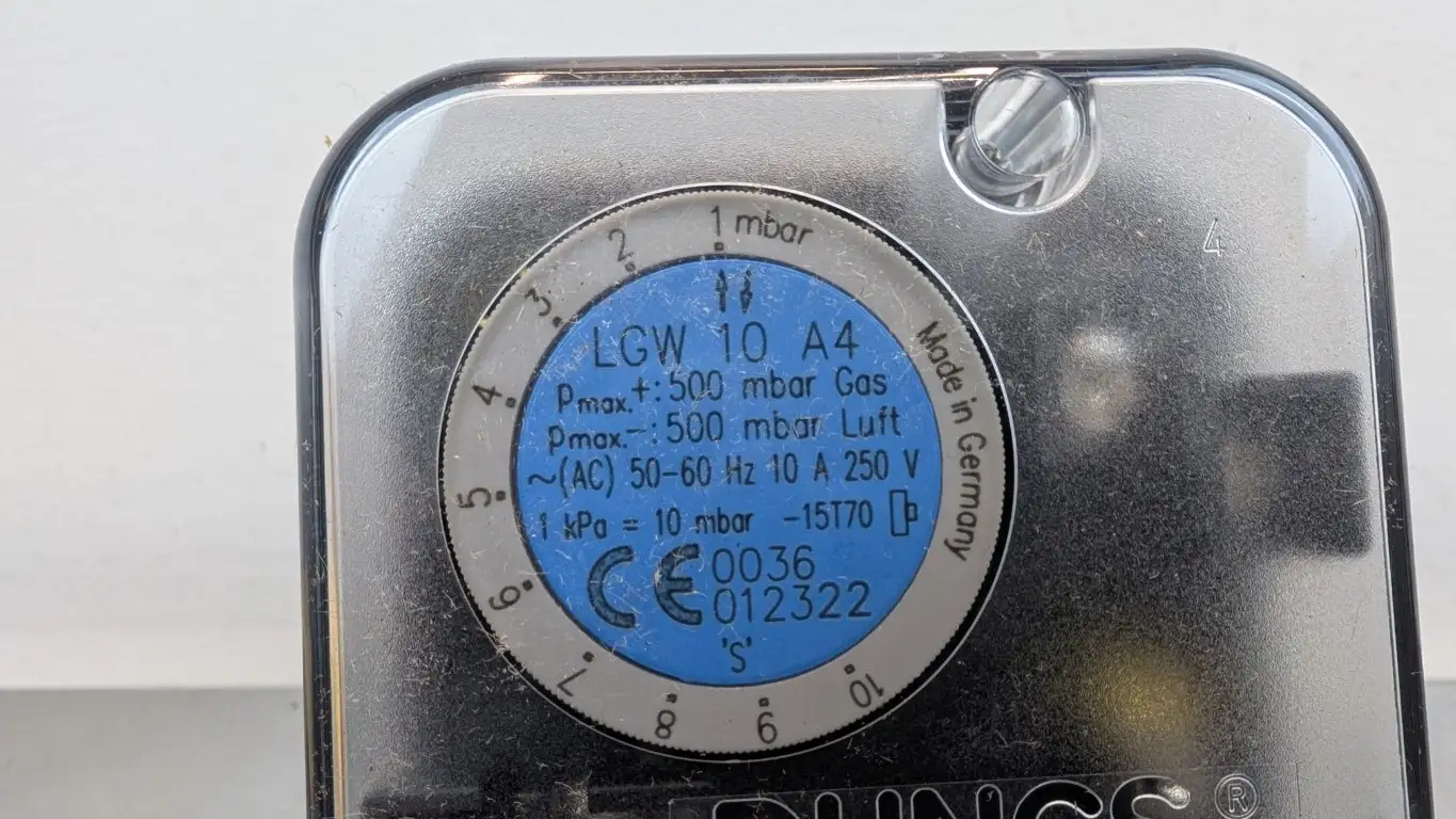 Dungs 266955 Air Pressure Switch 221-591A 1-10 mbar 250VAC 10A LGW 10 A4 - Image 3