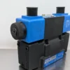 Vickers DG5S4-026C-M-U-B5-20 Directional Control Valve DG4V-3S-6C-M-U-B5-60 110/120VAC Coil - Image 2