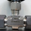 Parker 8Z-V6LN-SS Stainless Steel Needle Valve 1/2" 5000 PSI - Image 3