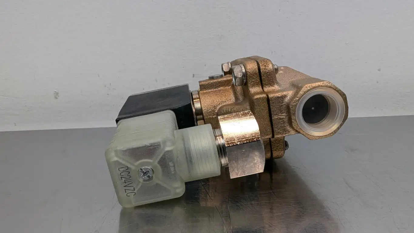 CKD AD11-15A-02HAH-DC24V Solenoid Valve Brass 1/2" - Image 3