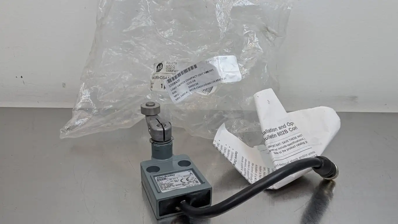 Allen-Bradley 802B-CSAAXSXR4 Compact Limit Switch Ser A 4-Pin 250VAC/30VDC 2A