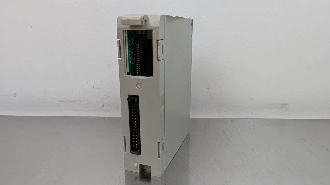 Omron C200H-ID212 Input Module 16-Port 24VDC 7mA - Image 3