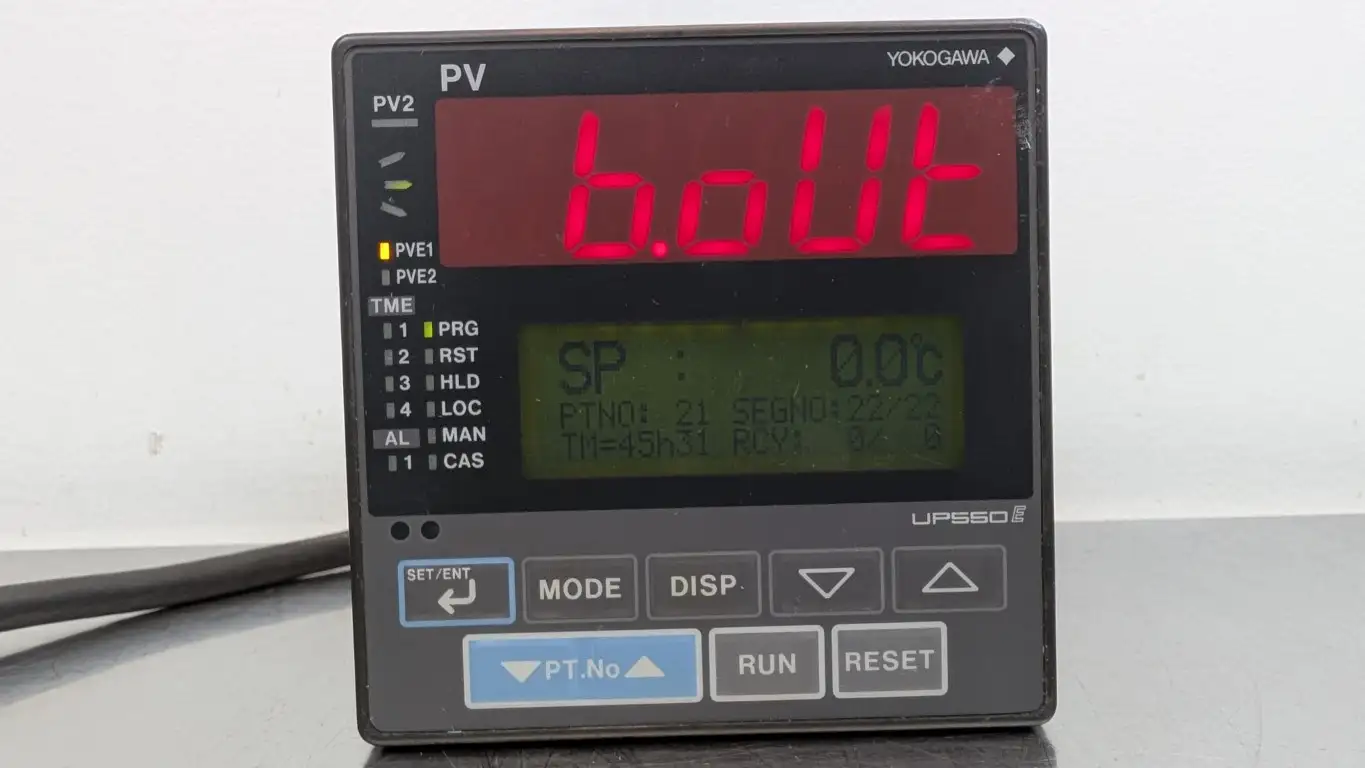 Yokogawa UP550-01 Temperature Controller 50°C Max 100-240VAC 20A