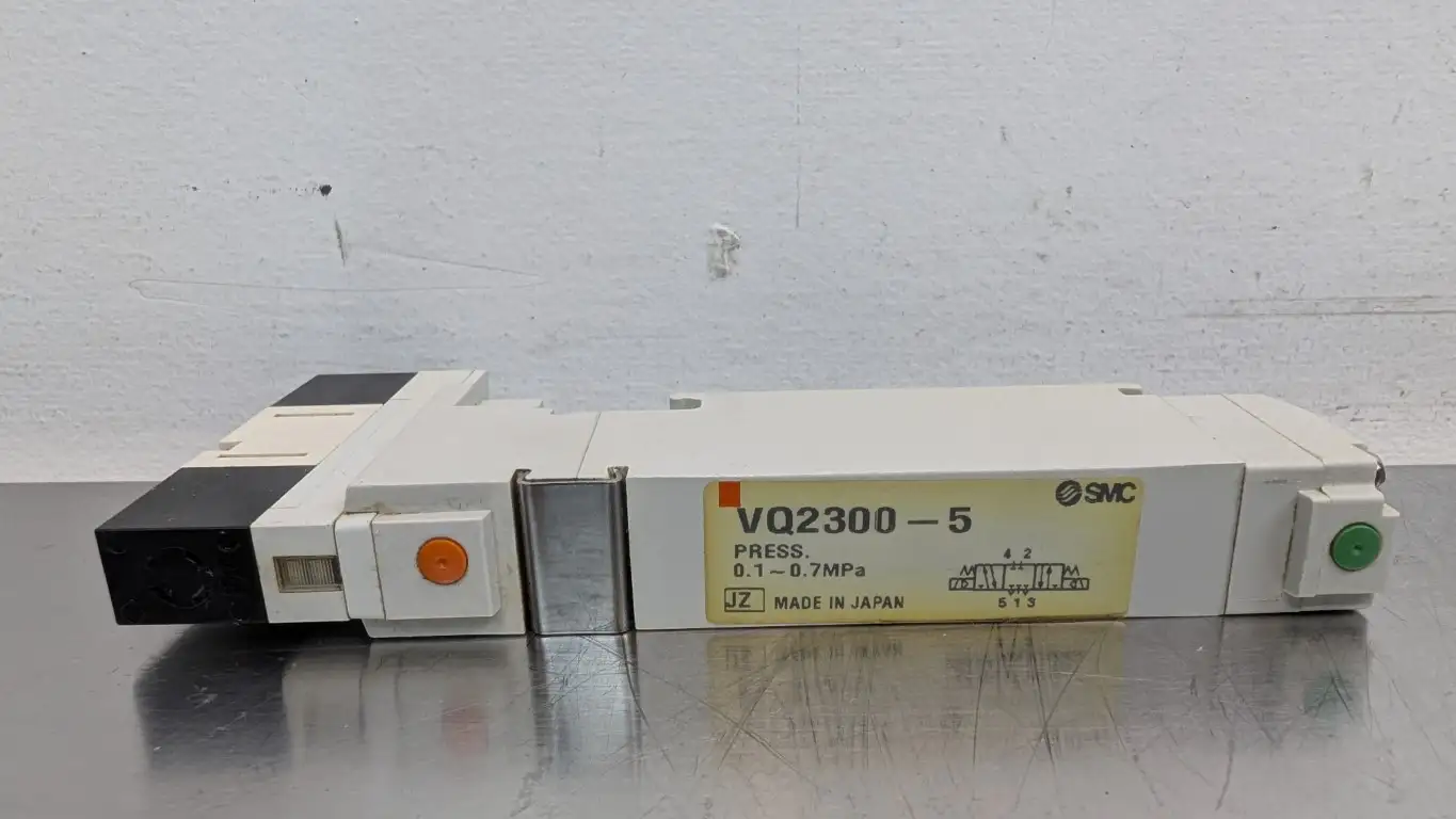 SMC VQ2300-5 Solenoid Valve 24VDC Coil 0.1-0.7 MPa
