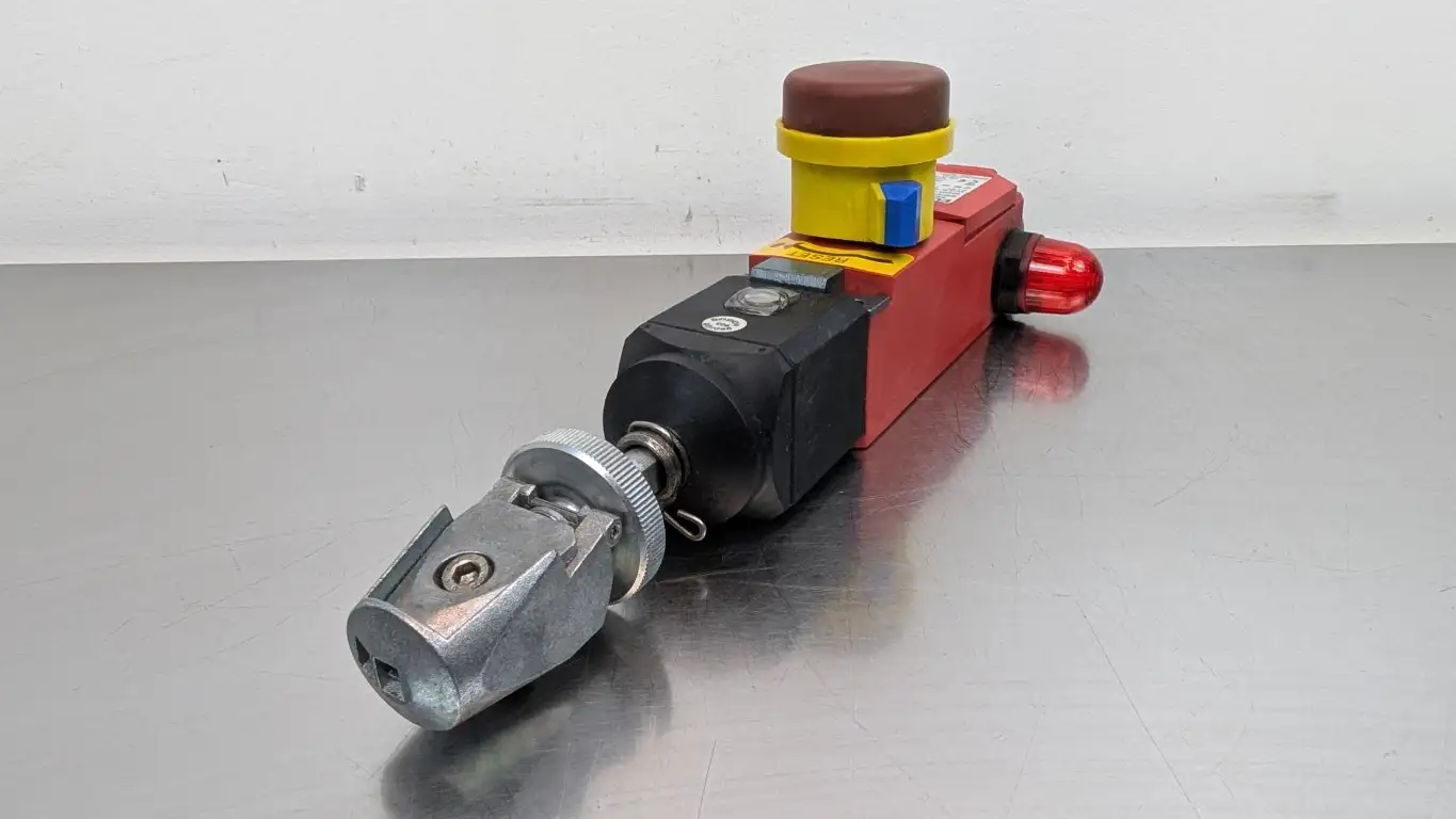 Euchner RPS3131SC100BHA10LL024 Safety Switch 094083 50V 3A - Image 2