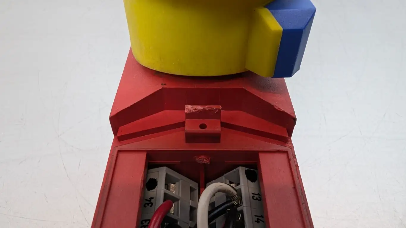 Euchner RPS3131SC100BHA10LL024 Safety Switch 094083 50V 3A - Image 6