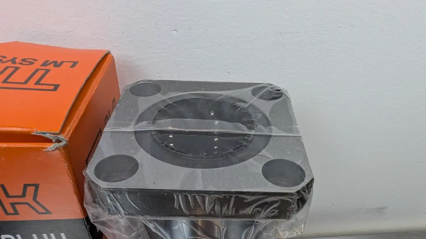 THK LMK40LUU Flanged Linear Ball Bearing 40mm ID 60mm OD x 154mm Long - Image 2