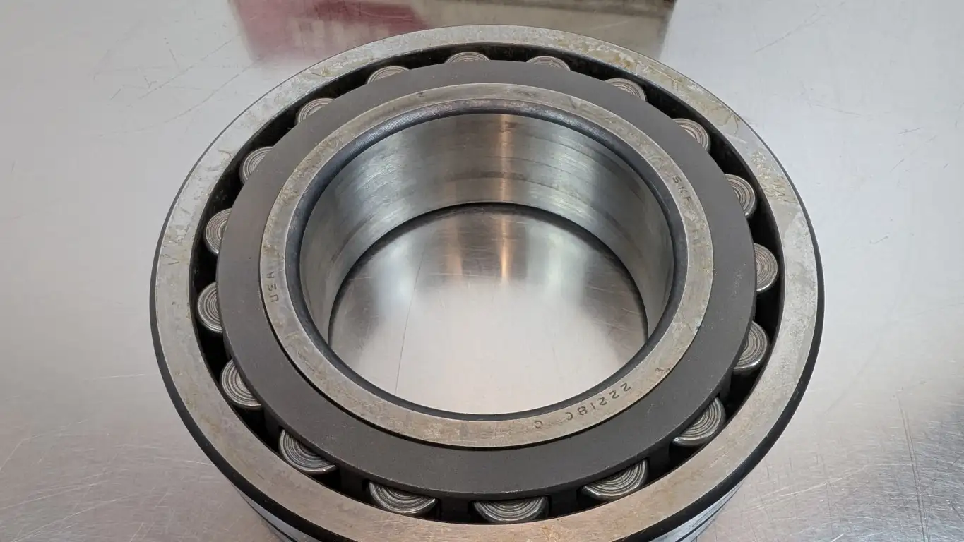SKF 22218 CJ/W33 Spherical Roller Bearing 90mm ID 160mm OD 40mm Wide - Image 2