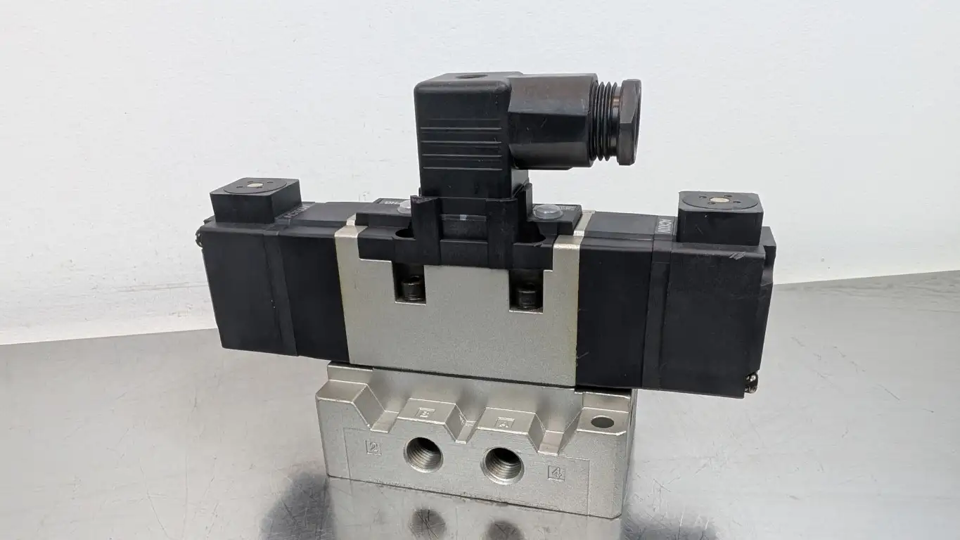 SMC VS7-6-FHG-D-1N Pilot Solenoid Valve 100VAC Coil - Image 3