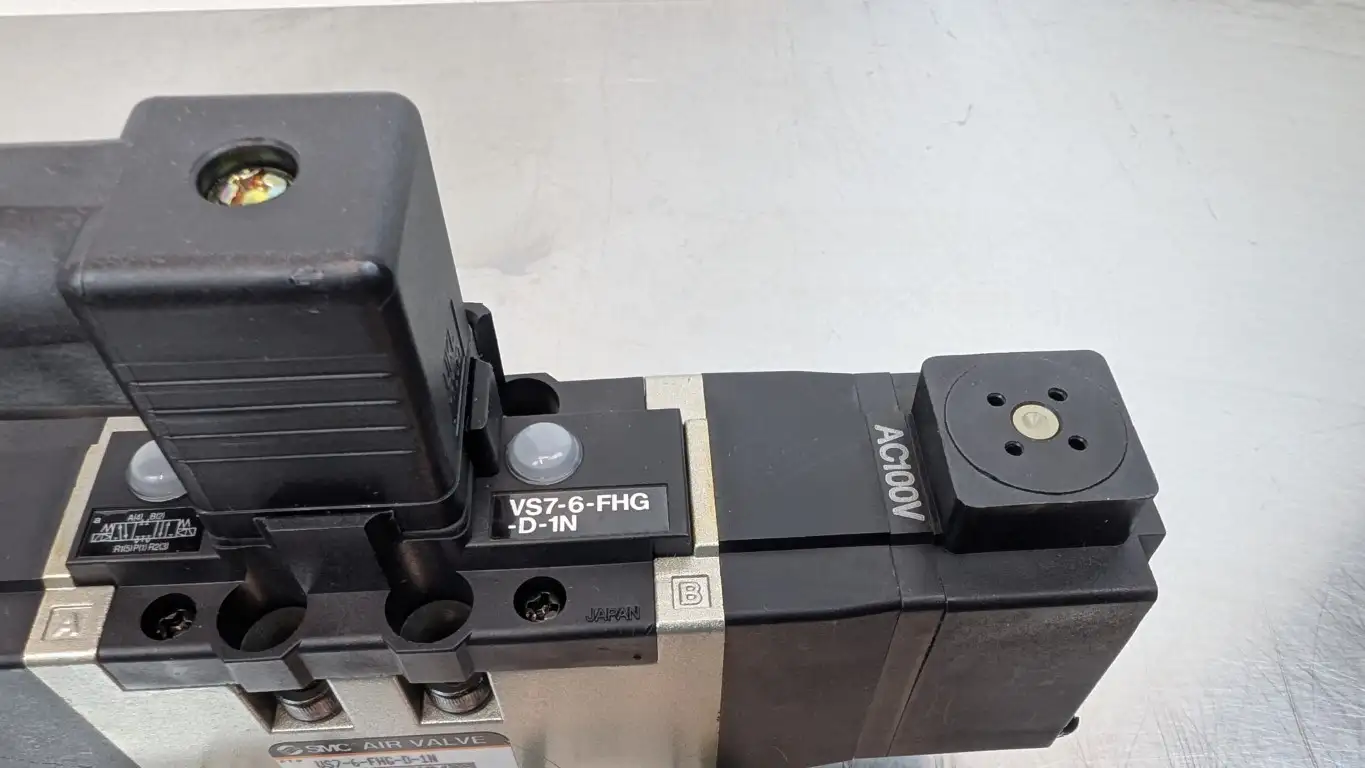 SMC VS7-6-FHG-D-1N Pilot Solenoid Valve 100VAC Coil - Image 4
