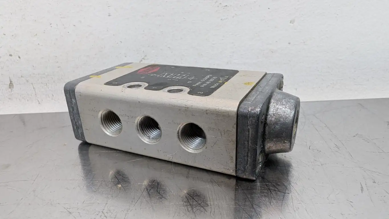 Herion 40-307-70 Air Pilot Directional Valve 5/2 Position 1/8" 0-240PSI - Image 2