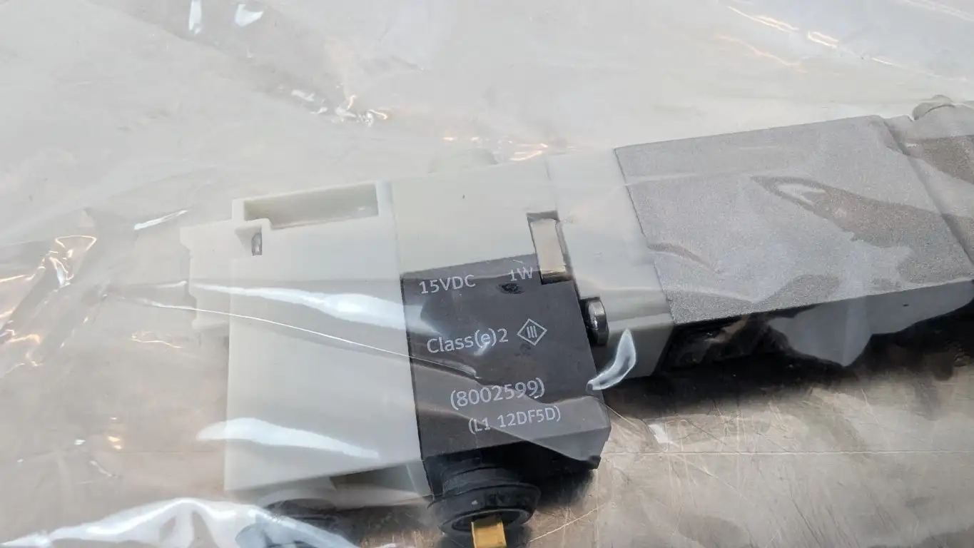 Festo VMPA1-M1H-M-PI Solenoid Valve 533342 15VDC Coil 1W - Image 4