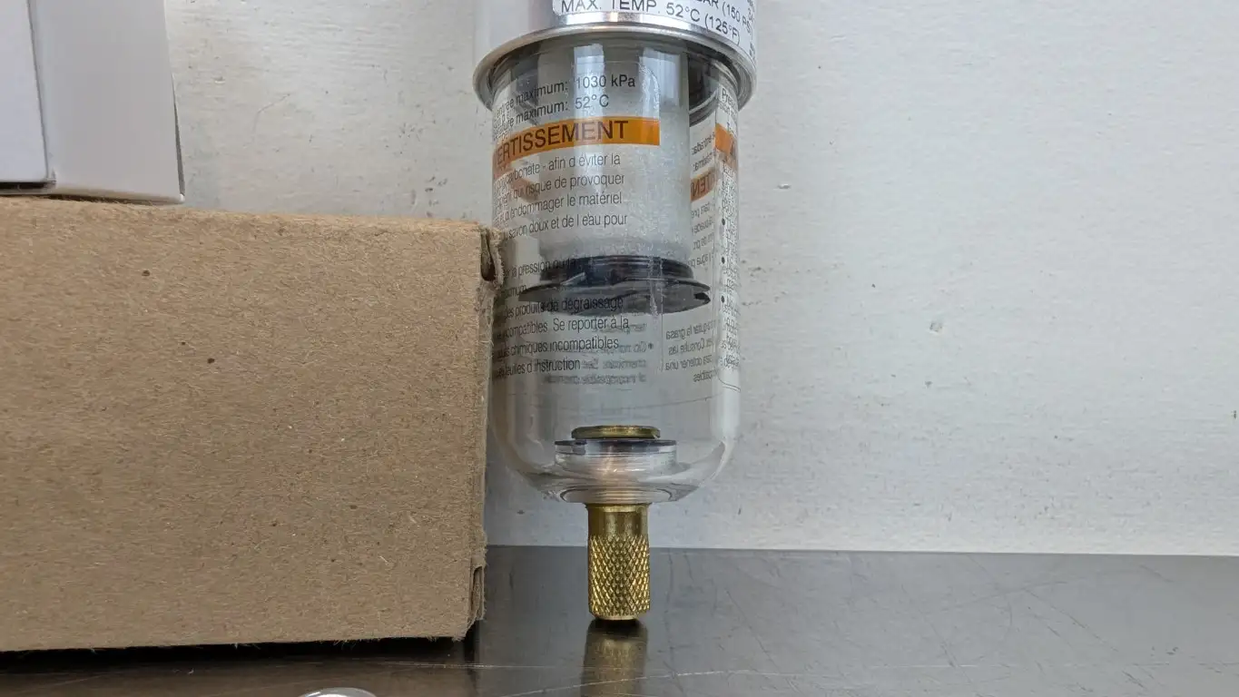 Parker B548-02AHCG/M2 Integral Filter Regulator Gauge 1/4" 150PSI - Image 4