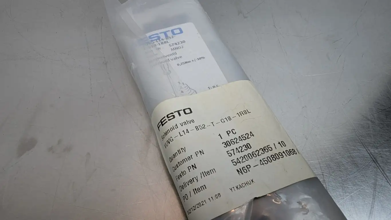 Festo VUVG-L14-B52-T-G18-1R8L Solenoid Valve 574230 12/24VDC Coil - Image 2